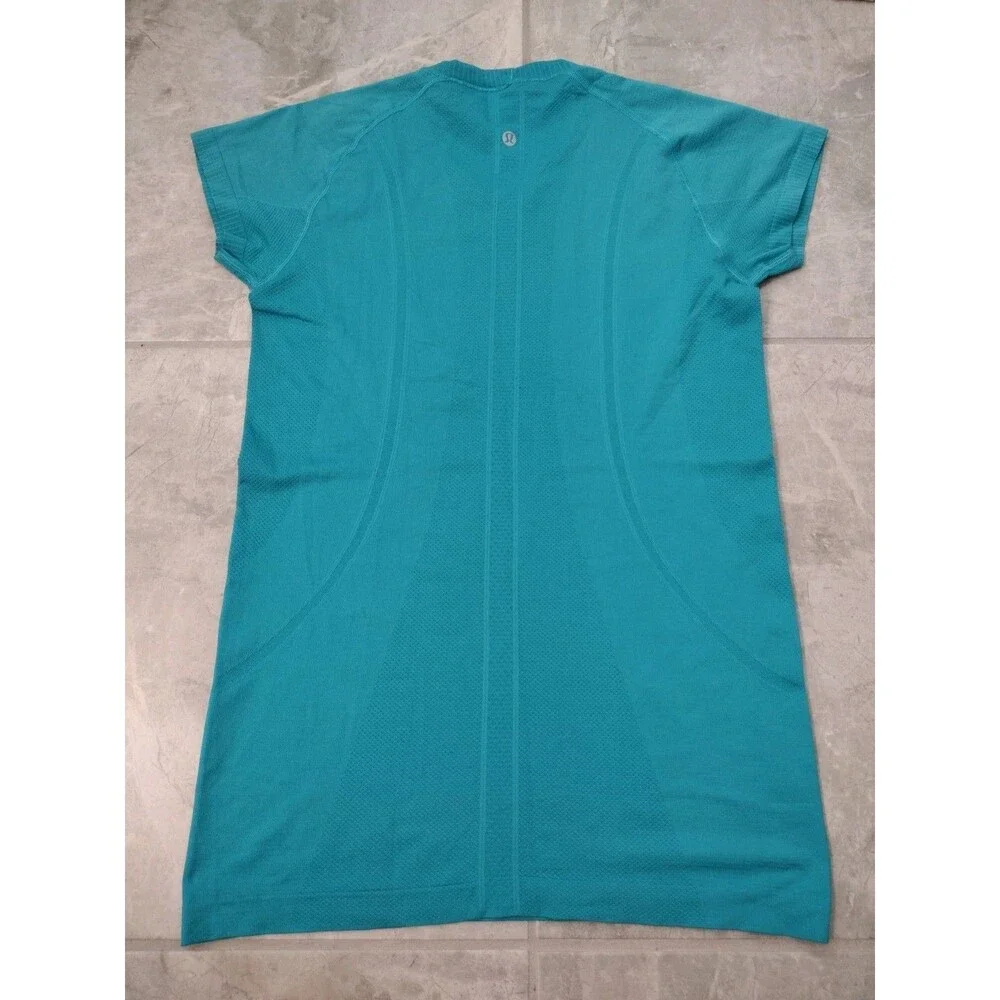 LULULEMON Women's EUC Swiftly Tech short-sleeve teal green top - size 10